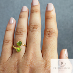 Raw Peridot Ring, August Birthstone Jewelry, Healing Crystal Raw Stone Ring, Natural Gemstone Ring, Bridesmaid Gift Ring, Gift For Her, Gift