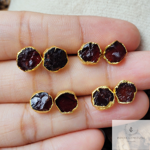 Rough Garnet Gold Electroplated Stud Earrings, Birthstone Jewelry, Rough Stone Jewelry, Gemstone Earrings, Dangle Earrings, Women earrings