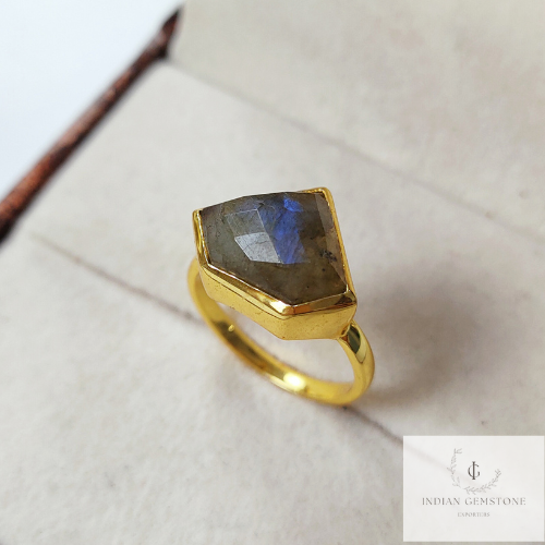 Natural Labradorite Ring, 925 Sterling Silver Ring, Handcrafted Ring, Bohemian Labradorite Ring, Minimalist Ring, Gemstone Ring, Dainty Ring